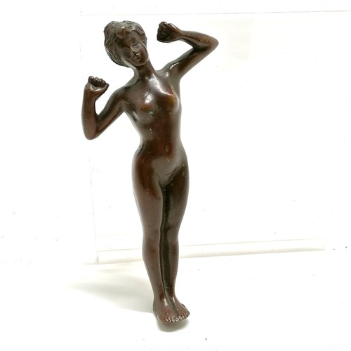 566 - Patinated Bronze sculpture of Nude woman (15cm high), a pistol grip matched set of carving implement... 