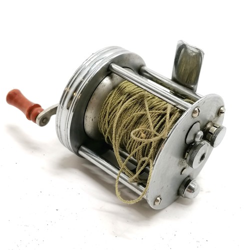 622 - A B Urfabriken Svängsta modell A Record No. 1600 fishing reel - 5.5cm diameter