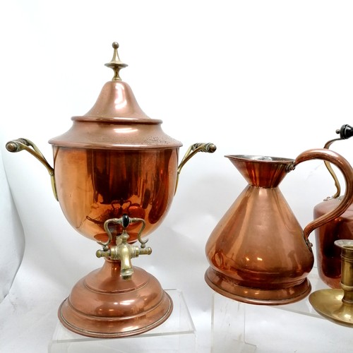 130 - Quantity of copper and brass kitchenalia incl. copper samovar, antique lidded copper saucepan 29cm d... 