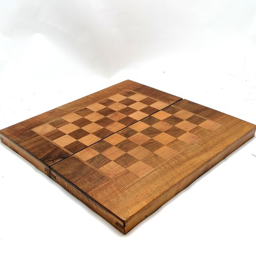 166 - Good quality hand made marquetry decorated games box / fold out board for chess / draughts / backgam... 