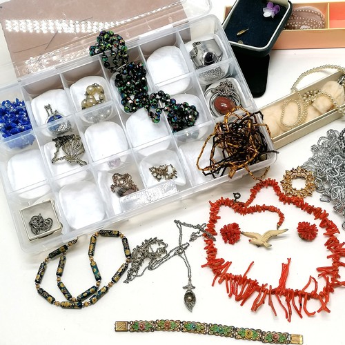 198 - Qty of costume jewellery inc twig coral necklace + earrings, St Christopher, rhinestone beads etc