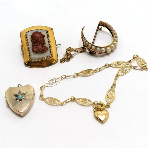 224 - Antique unmarked gold (touch tests as 15ct) crescent brooch set with pearls (3.7g total weight), yel... 