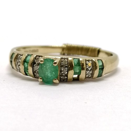 229 - 2 x 9ct gold rings - emerald / diamond size V (has keeper wire & missing 1 stone) & opal doublet siz... 