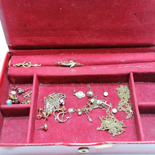 244 - Red jewellery box containing collection of jewellery inc 2 x 9ct gold bangles (25g), 2 gold brooches... 