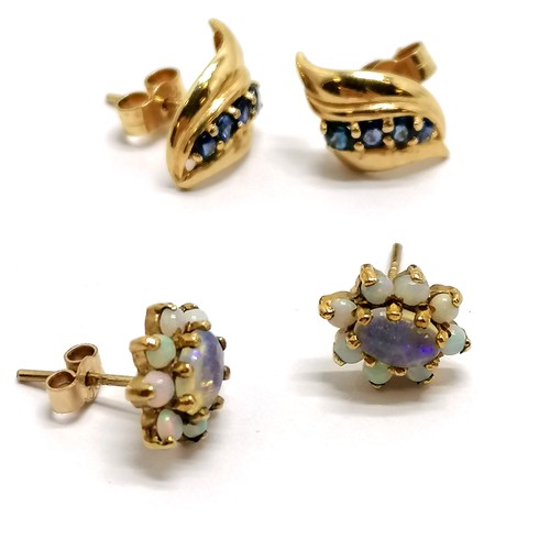 247 - 2 pairs of 9ct hallmarked gold earrings - blue stone & opal cluster ~ total weight 3.8g - SOLD ON BE... 