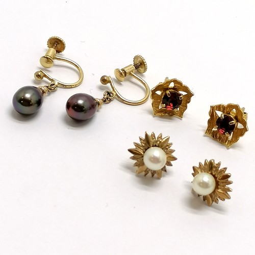 249 - 6 x pairs of 9ct gold earrings (3 pairs unmarked) inc pearl, garnet etc - 10g total weight - SOLD ON... 