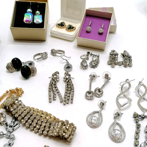 258 - Qty of costume jewellery inc Swarovski earrings, diamante, necklaces, bracelets, earrings etc - SOLD... 