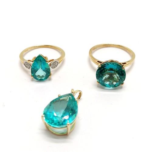 317 - 2 x 9ct hallmarked gold rings set with blue stones (1 also has diamonds) (size Q & O) t/w 9ct hallam... 