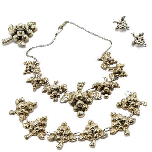 393 - Unusual suite of Mexican sterling silver marked jewellery in the form of bunches of grapes - necklac... 