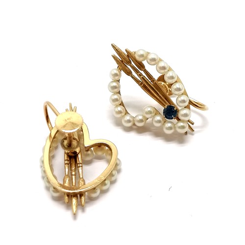 395 - Unusual 14ct gold screw on earrings in the form of an artists palette set with pearls & a blue stone... 