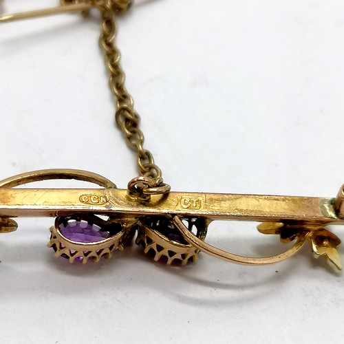 410 - Antique 9ct marked gold amethyst & seed pearl brooch ~ 4.5cm long & 2.4g total weight ~ 4 seed pearl... 