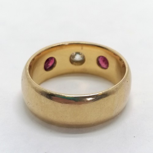 422 - Antique 18ct hallmarked gold gypsy ring set with 2 rubies & a diamond - size N & 6.1g total weight