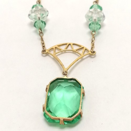 423 - 9ct (9c) marked gold necklace with Austrian (?) green & white crystals - 36cm long & 6.2g total weig... 