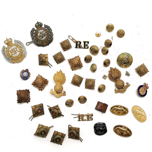 581 - Qty of military badges - mostly Royal engineers + sweetheart brooch + Industrial Civil Defence Servi... 