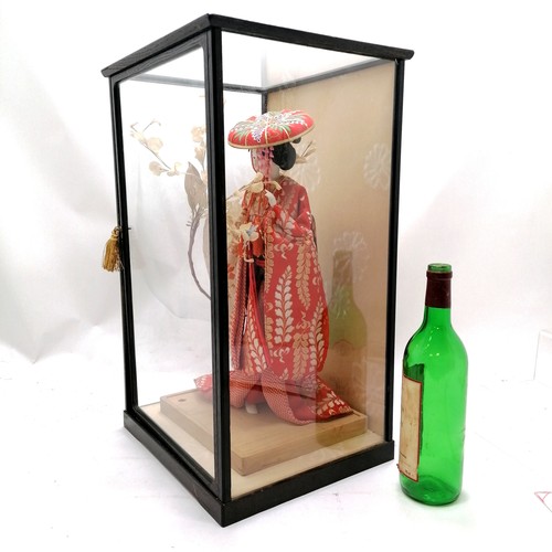 20 - Vintage large Japanese doll in a display case. 54cm high x 33cm x 28cm. No obvious damage