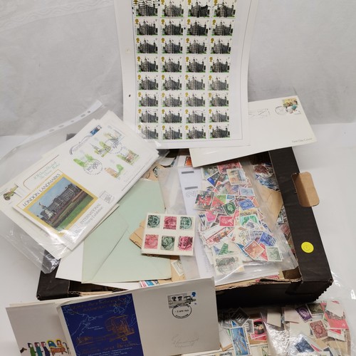 94 - Box containing mostly loose stamps (off paper) and some covers (inc Spanish civil war) etc - total w... 