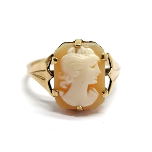 148 - Unmarked gold eternity ring - size M t/w 9ct marked gold hand carved cameo portrait ring - size Q ~ ... 