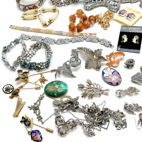 171 - Qty of costume jewellery inc marcasite, enamel, bangles, bracelets, brooches etc - SOLD ON BEHALF OF... 