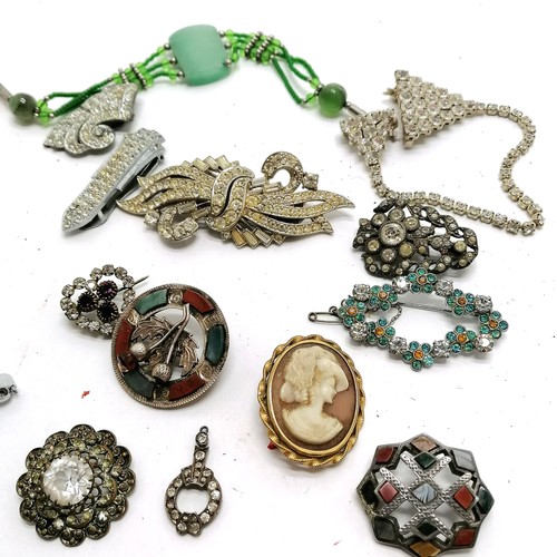 174 - Qty of jewellery inc some antique, 2 x Scottish unmarked silver brooches (1 has a stone missing), mi... 