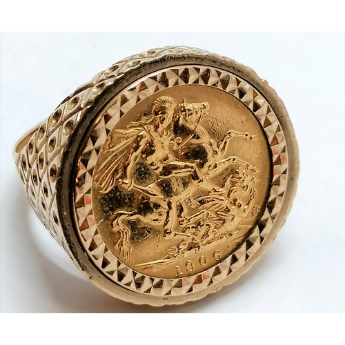 176 - 9ct hallmarked gold mounted 1906 KEVII sovereign coin as a ring - size X & 17.7g total weight