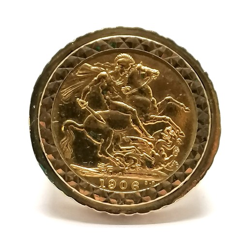 176 - 9ct hallmarked gold mounted 1906 KEVII sovereign coin as a ring - size X & 17.7g total weight