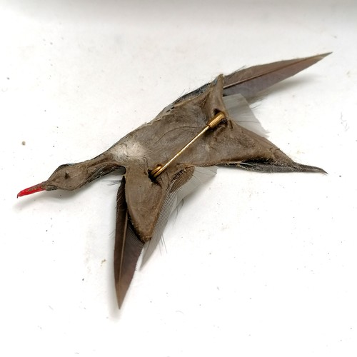 185 - Hand made feather flying duck brooch (8cm long) in a vintage box t/w cloisonne bead 50cm necklace