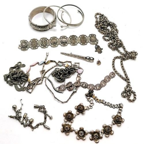 196 - Qty of a/f silver jewellery - some stone set (78g total weight) t/w long 150cm belcher link chain, b... 