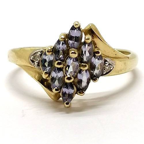 215 - 9ct hallmarked gold tanzanite stone set ring with diamond set shoulders - size S & 3g total weight