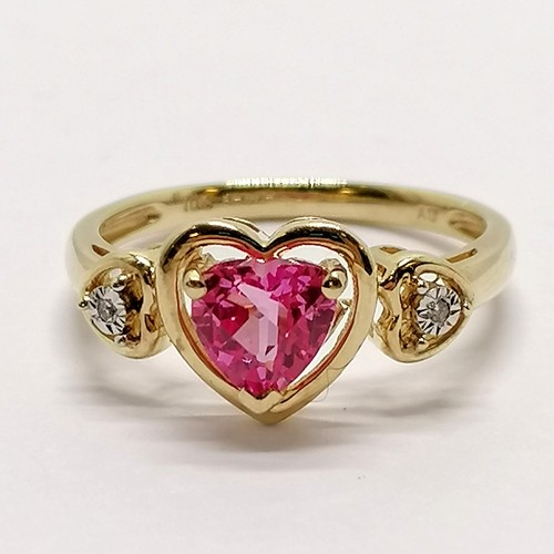 221 - 9ct hallmarked gold heart shaped pink sapphire & diamond ring - size O & 2.3g total weight