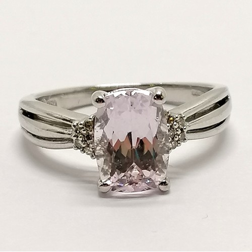 222 - 18ct hallmarked white gold morganite and diamond stone set ring - size R & 5.6g total weight