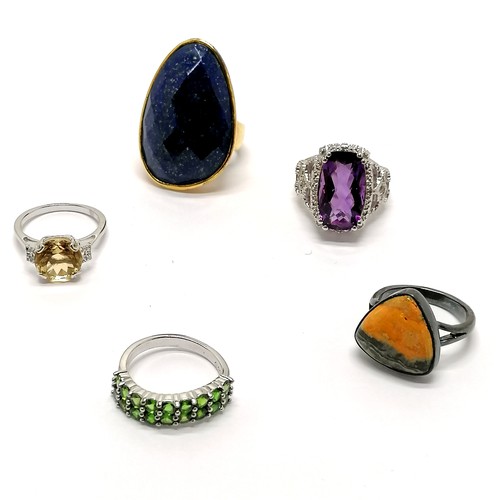 236 - 5 x silver stone set rings inc large lapis (?) - 3.5cm across, amethyst, triangular agate etc - tota... 