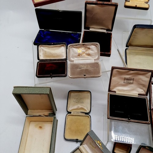 252 - Small qty of antique jewellery boxes inc Mappin & Webb, Fortnum & Mason etc