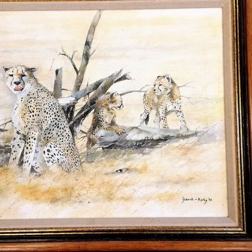 733 - Framed original oil painting on canvas of cheetahs by David Kelly (dated 1992) - 73cm x 58cm