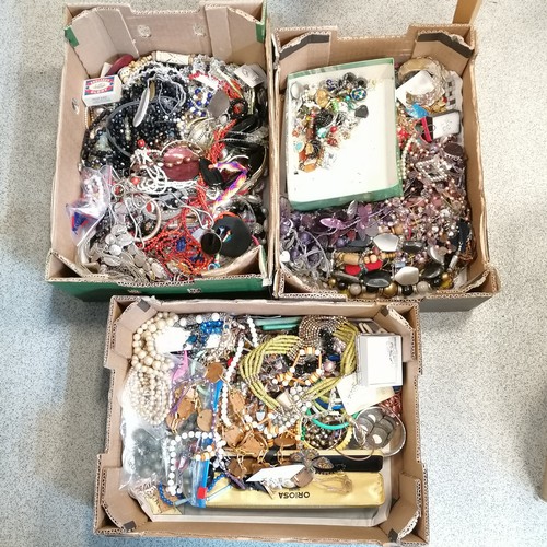 462 - 3 x boxes of costume jewellery - SOLD ON BEHALF OF THE NEW BREAST CANCER UNIT APPEAL YEOVIL HOSPITAL