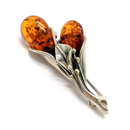 487 - Silver amber bracelet, pair of earrings & brooch - total weight 38g