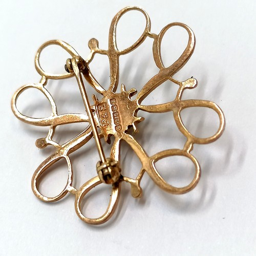 522 - 2 x 9ct hallmarked Fattorini & Sons Ltd brooches - larger (2.5cm) is rose gold & set with a diamond,... 