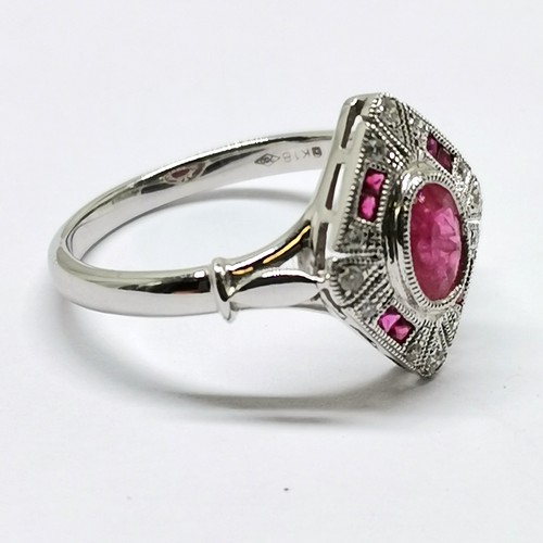 533 - 18ct marked white gold ruby & diamond Art Deco style ring - size O½ & 3.6g total weight