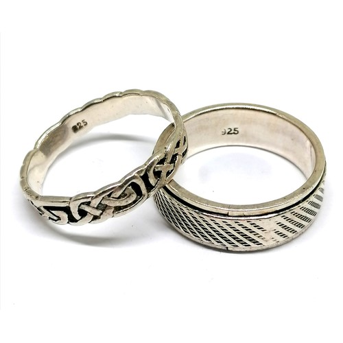 541 - 2 x silver rings - 1 is a spinner ring and the other is a celtic design - both size Y & weight (2) 1... 