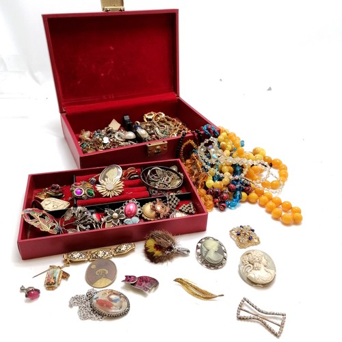 583 - Vintage red jewellery box containing antique paste buckles, brooches, necklaces etc