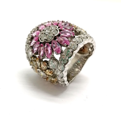 588 - Silver multi stone set flowers ring - approx size O & 19g total weight