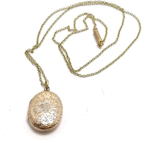 595 - Antique unmarked locket on an unmarked antique 46cm chain - total weight 4.3g