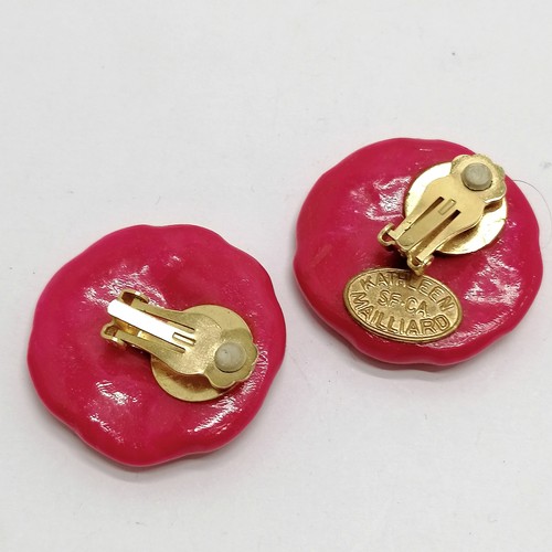 604 - Pair of Kathleen Mailliard clip on horse earrings (3.5cm diameter)