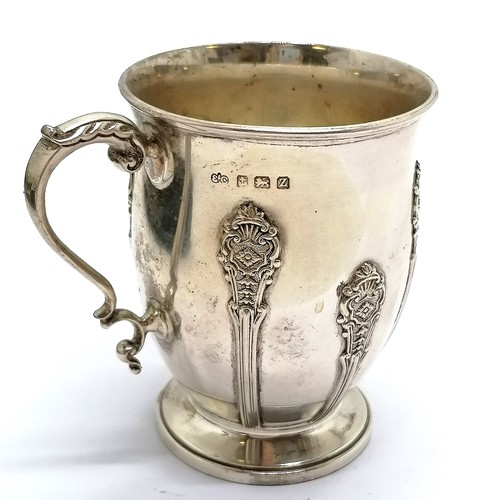 827 - Silver tankard by Elkington & Co Ltd with 1926 dedication - 8.5cm high & 131g ~ has distortion to fo... 