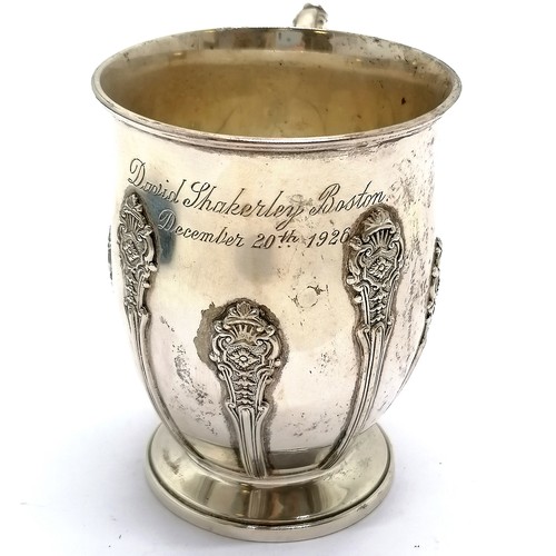 827 - Silver tankard by Elkington & Co Ltd with 1926 dedication - 8.5cm high & 131g ~ has distortion to fo... 