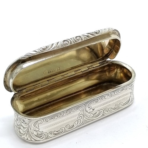 831 - 1848 Victorian silver snuff box with original gilt interior by David Pettifer - 8cm across & 76g - i... 