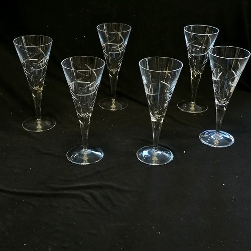 20 - Royal Doulton boxed set of 6 x lunar goblets - Slovakian crystal glasses 21cm high & 2 have a chip t... 