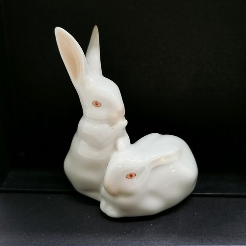 210 - Herend model of a pair of white rabbits - 8.5cm high