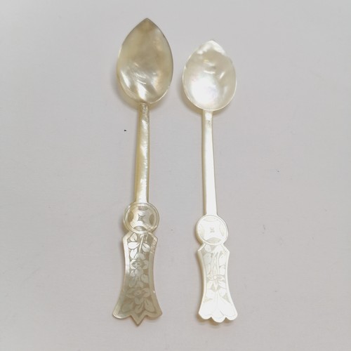 212 - 2 x antique hand carved Chinese caviar spoons - 11.5cm - slight nibbles to bowls