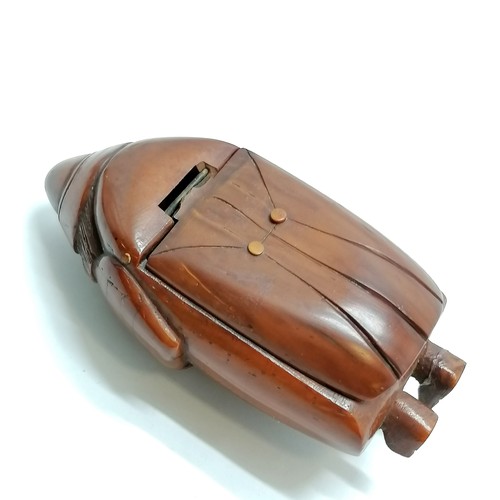 7 - Georgian hand carved novelty snuff box in the form of a sailor carved from a coquille nut (8.5cm hig... 