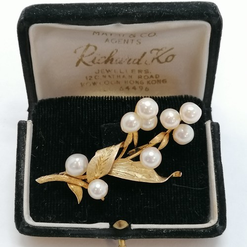 532 - 14ct marked gold pearl set sprig brooch - 6.3cm long & total weight 9.3g in original box (Mayai & Co... 